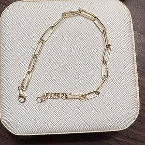 Gold Link Bracelet 14k bracelet has a small defect,